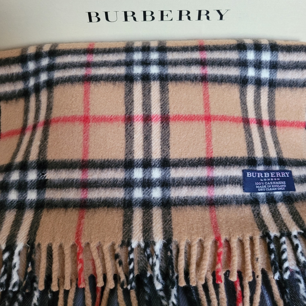 Burberry London 100% Cashmere Scarf - Nova Check - Made in England